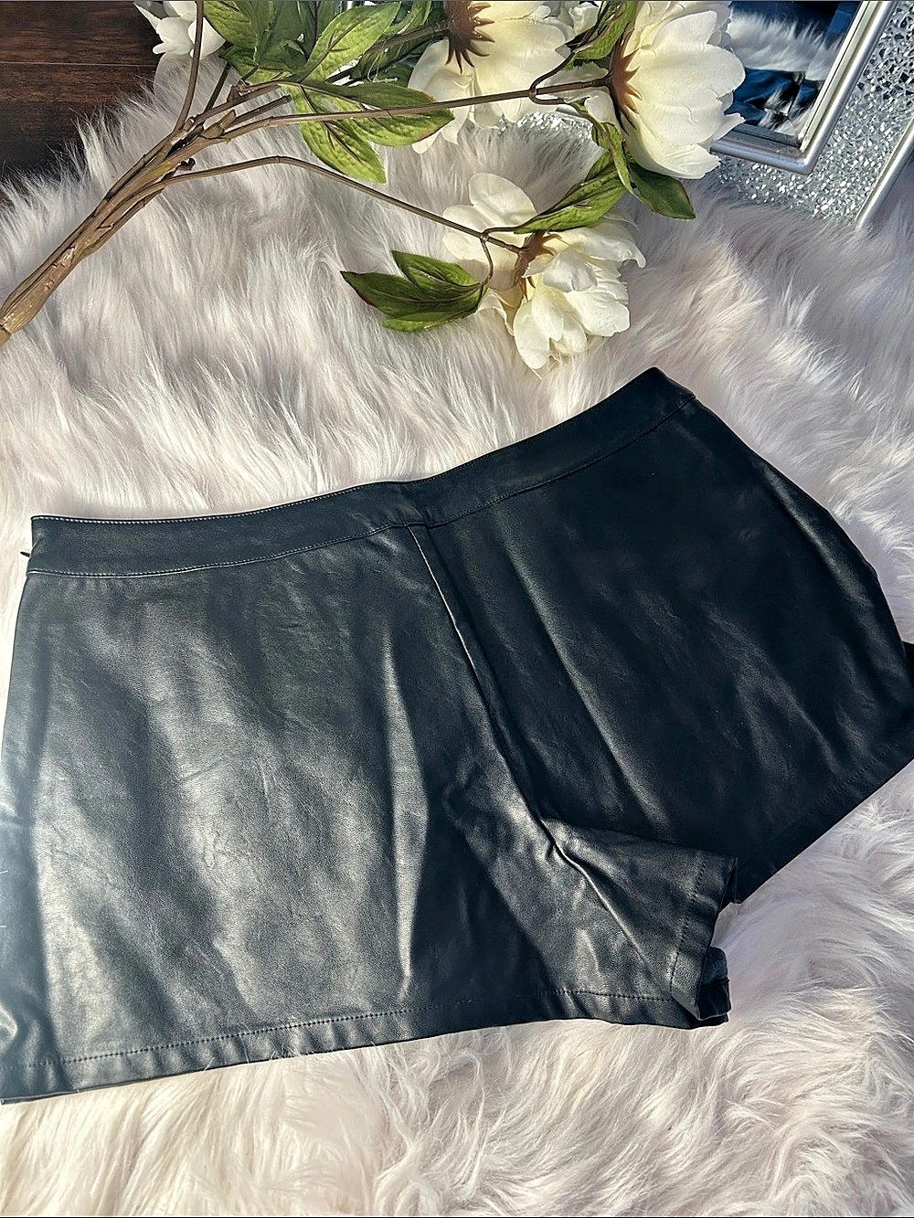 New :Victoria's Secret Black Faux Leather High Waist Shorts Vegan leather, sle